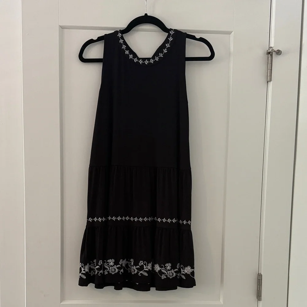 NWT Black Sleeveless Dress with Embroidered Details - Picture 1 of 4